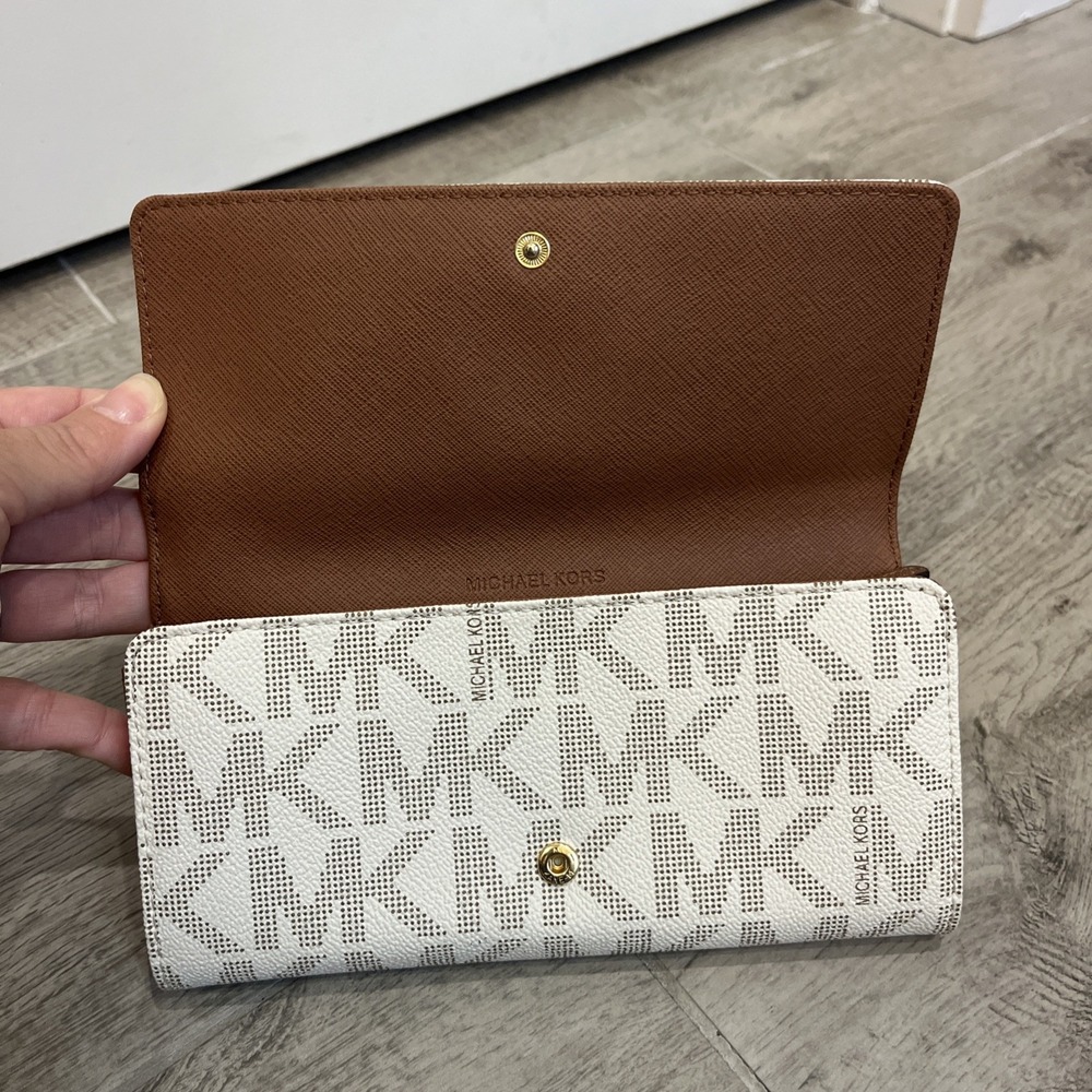 Michael Kors Jet Set Large Flap Continental Wallet Vanilla MK Signature - Picture 3 of 7